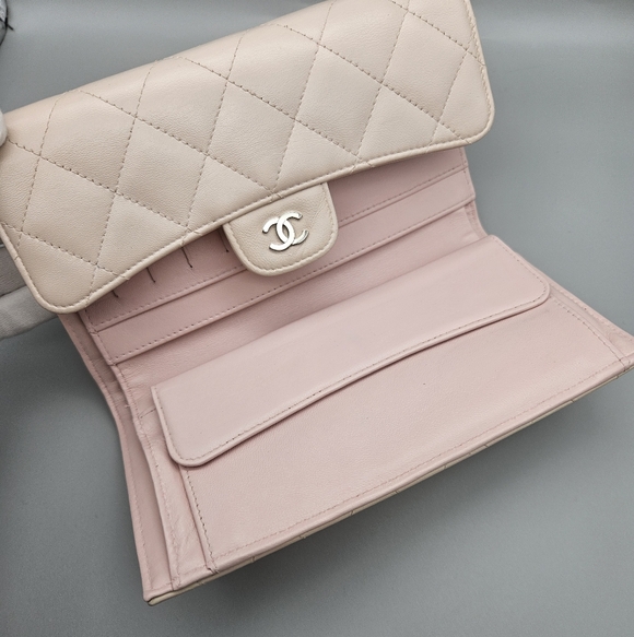 🌸CHANEL Authentic Matelassé Lambskin Long Wallet/Clutch🌸 - Picture 7 of 16